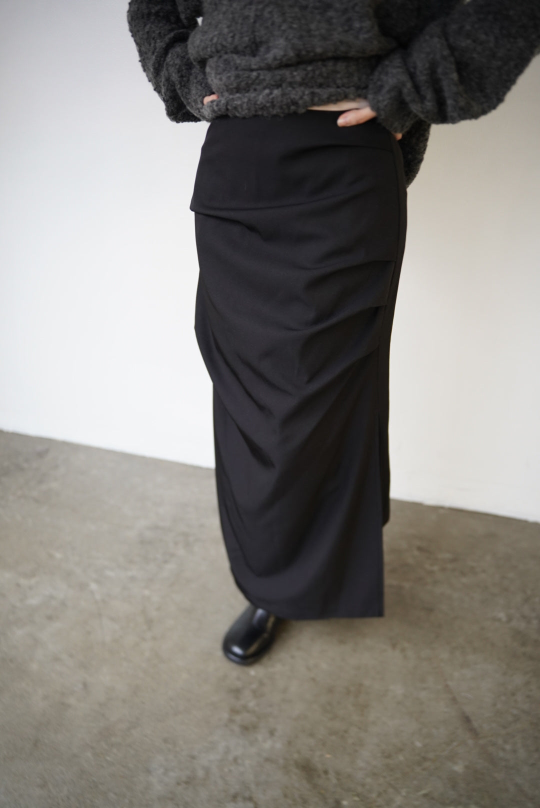Tuck drape skirt